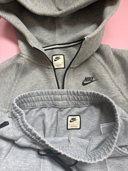 Tech Fleece Komplet