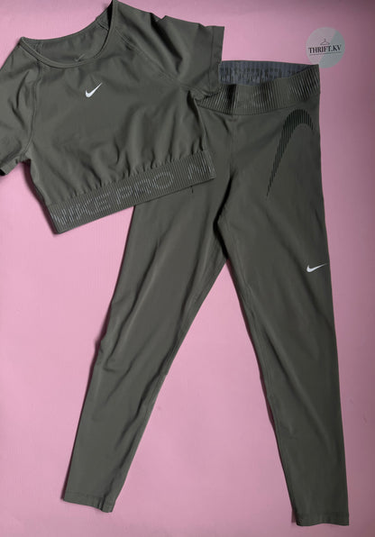 Nike Pro set
